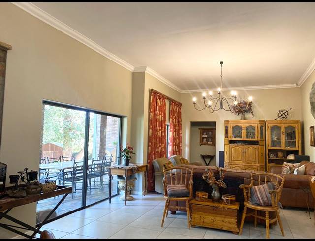 7 BEDROOM FREEHOLD FOR SALE IN SIGNAL HILL